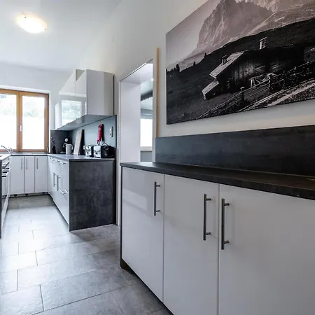 Haslau Large הופגרטן אים בריקסנטל