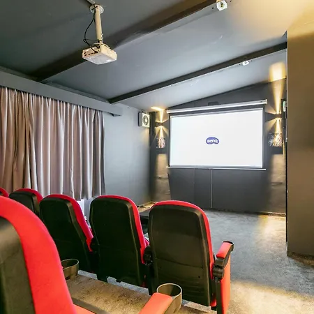 Haslau Large הופגרטן אים בריקסנטל